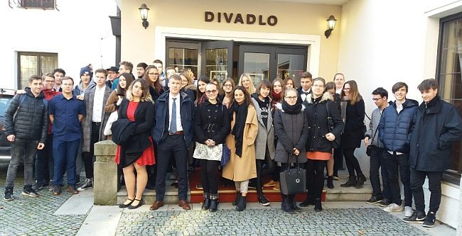 Divadlo 4A OKT 112019